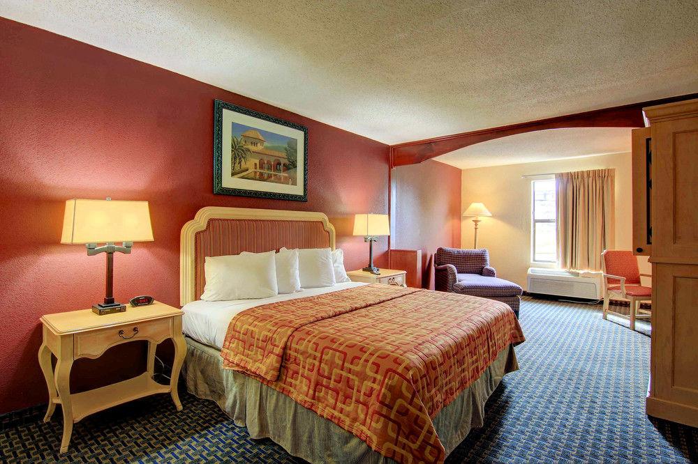 Red Roof Atlanta - Six Flags Hotel 2*